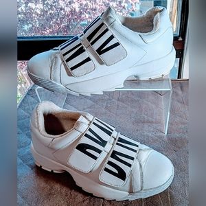 DKNY "Dessa" Slip-on Fashion Trainers: sz 8